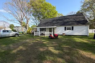 41 Fig St, Central Islip, NY 11722 - Photo 3