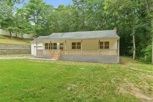 22 Red Maple Rd, Ridge, NY 11961 - Photo 3