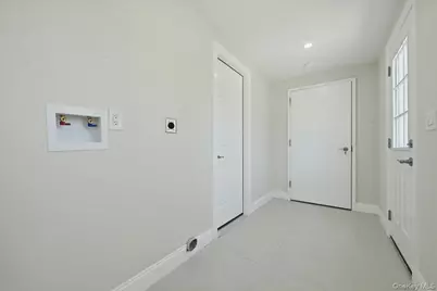 5 Bernice Court, Coram, NY 11727 - Photo 17