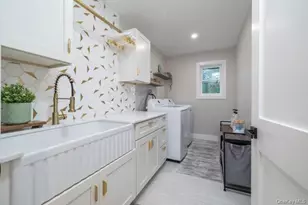 23 Faith Ln, Westbury, NY 11590 - Photo 17