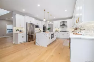 23 Faith Ln, Westbury, NY 11590 - Photo 9