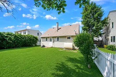 112 Franklin Place, Massapequa, NY 11758 - Photo 5