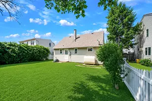 112 Franklin Pl, Massapequa, NY 11758 - Photo 5