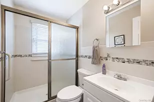 112 Franklin Pl, Massapequa, NY 11758 - Photo 23