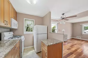 112 Franklin Pl, Massapequa, NY 11758 - Photo 13