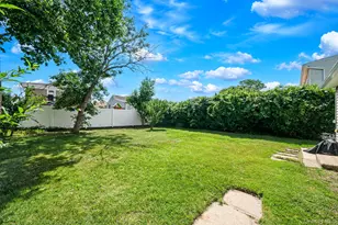 112 Franklin Pl, Massapequa, NY 11758 - Photo 7
