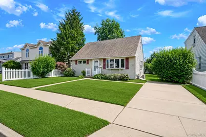 112 Franklin Place, Massapequa, NY 11758 - Photo 3