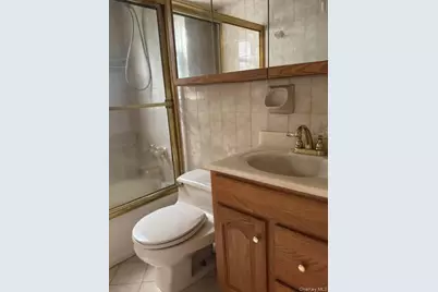 852 Henry Street, Uniondale, NY 11553 - Photo 15