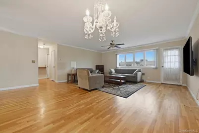 48 E 1st Street, Freeport, NY 11520 - Photo 3