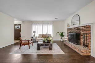 17 Doxey Dr, Glen Cove, NY 11542 - Photo 3