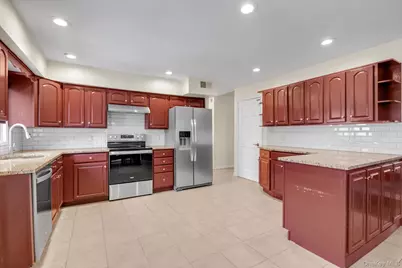 17 Doxey Drive, Glen Cove, NY 11542 - Photo 7
