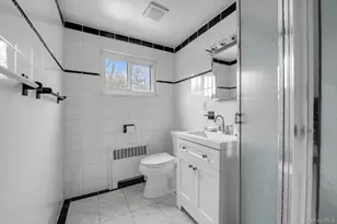 17 Doxey Dr, Glen Cove, NY 11542 - Photo 13