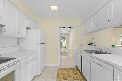 570 Hampton Road #31, Southampton, NY 11968 - Photo 9