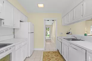 570 Hampton Rd, Southampton, NY 11968 - Photo 9