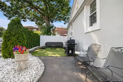 1090 Midland Avenue, Bronxville, NY 10708 - Photo 21