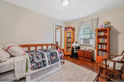1096 Manor Lane, Bay Shore, NY 11706 - Photo 21
