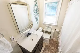 1096 Manor Ln, Bay Shore, NY 11706 - Photo 23