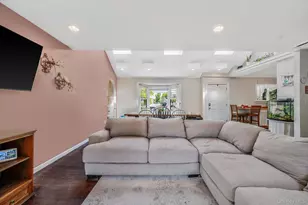 1096 Manor Ln, Bay Shore, NY 11706 - Photo 29