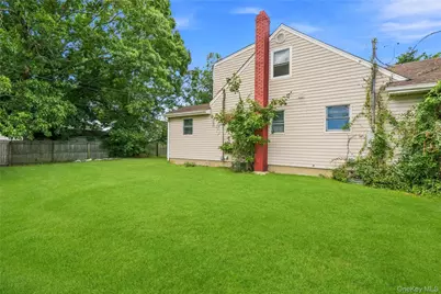 2 Seminole Drive, Bay Shore, NY 11706 - Photo 31