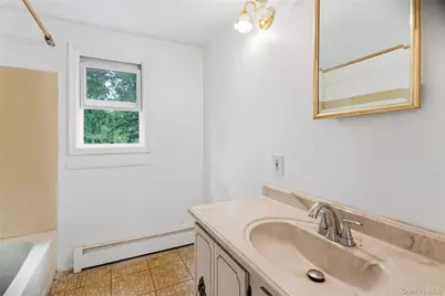 2 Seminole Drive, Bay Shore, NY 11706 - Photo 17