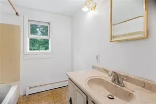 2 Seminole Dr, Bay Shore, NY 11706 - Photo 17