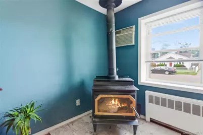 2 Seminole Drive, Bay Shore, NY 11706 - Photo 15