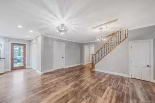 208 Avenue C, Ronkonkoma, NY 11779 - Photo 3