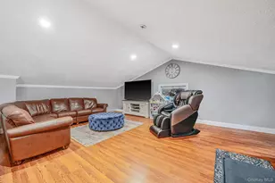 208 Avenue C, Ronkonkoma, NY 11779 - Photo 23
