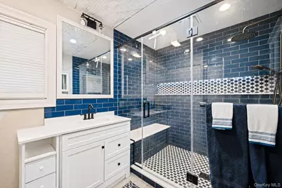 208 Avenue C, Ronkonkoma, NY 11779 - Photo 17