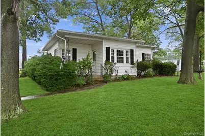 89 W 4th Street, Ronkonkoma, NY 11779 - Photo 1