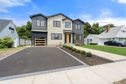 28 Choir Lane, Westbury, NY 11590 - Photo 3