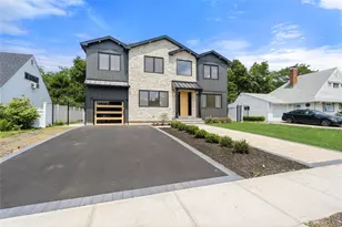 28 Choir Ln, Westbury, NY 11590 - Photo 3