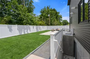 28 Choir Ln, Westbury, NY 11590 - Photo 43