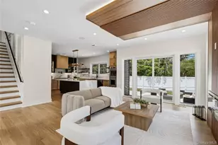 28 Choir Ln, Westbury, NY 11590 - Photo 9