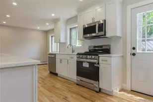 18 Linden St, Selden, NY 11784 - Photo 11