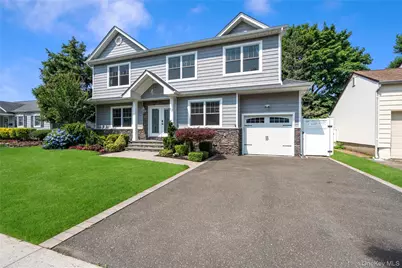 17 Woodwaye Road, Plainview, NY 11803 - Photo 3