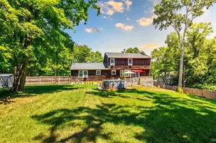 370 S Country Rd, Brookhaven, NY 11719 - Photo 33
