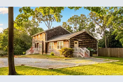 370 S Country Road, Brookhaven, NY 11719 - Photo 35