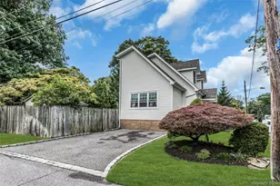 23 Emily Dr, Ronkonkoma, NY 11779 - Photo 25