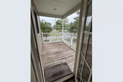 38 Hallock Avenue, Smithtown, NY 11787 - Photo 17
