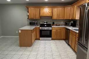 38 Hallock Ave, Smithtown, NY 11787 - Photo 11