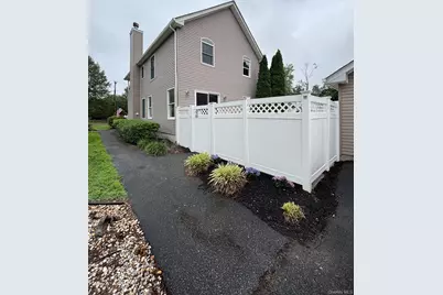 38 Hallock Avenue, Smithtown, NY 11787 - Photo 3