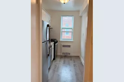 32 Cathedral Avenue #6B, Hempstead, NY 11550 - Photo 9