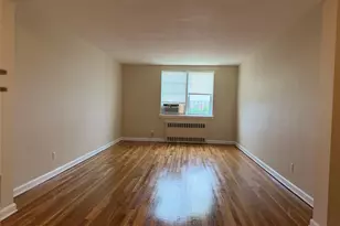 32 Cathedral Ave, Hempstead, NY 11550 - Photo 3