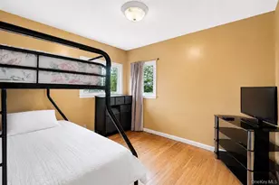 218 Montana Ave, Bay Shore, NY 11706 - Photo 11