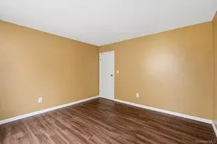 218 Montana Ave, Bay Shore, NY 11706 - Photo 13