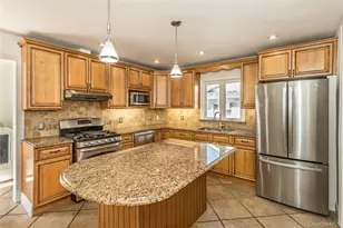 104 Sheridan Ave, Williston Park, NY 11596 - Photo 13