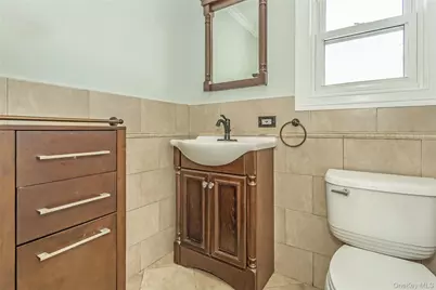 104 Sheridan Avenue, Williston Park, NY 11596 - Photo 17