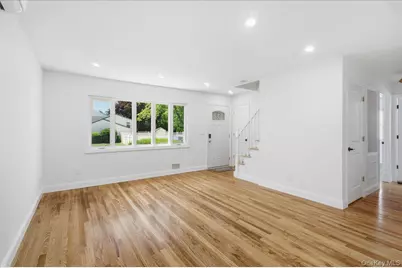 25 Lois Lane, Farmingdale, NY 11735 - Photo 5