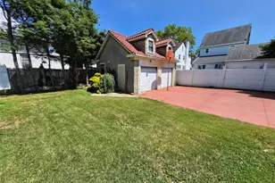 194-04 110th Rd, Saint Albans, NY 11412 - Photo 45